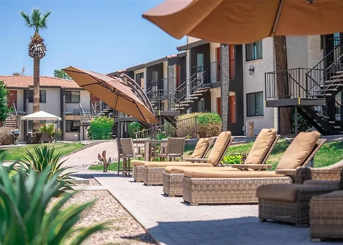 109 Fully Furnished 1br Suite-prime Location *