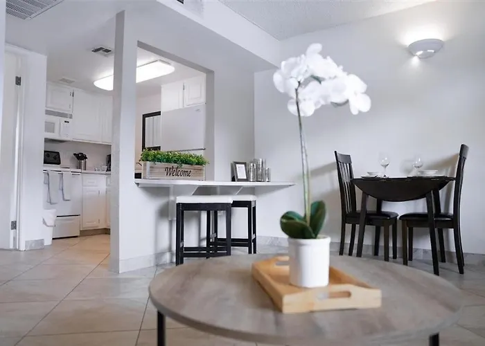 Apartament 109 Fully Furnished 1br Suite-prime Location *